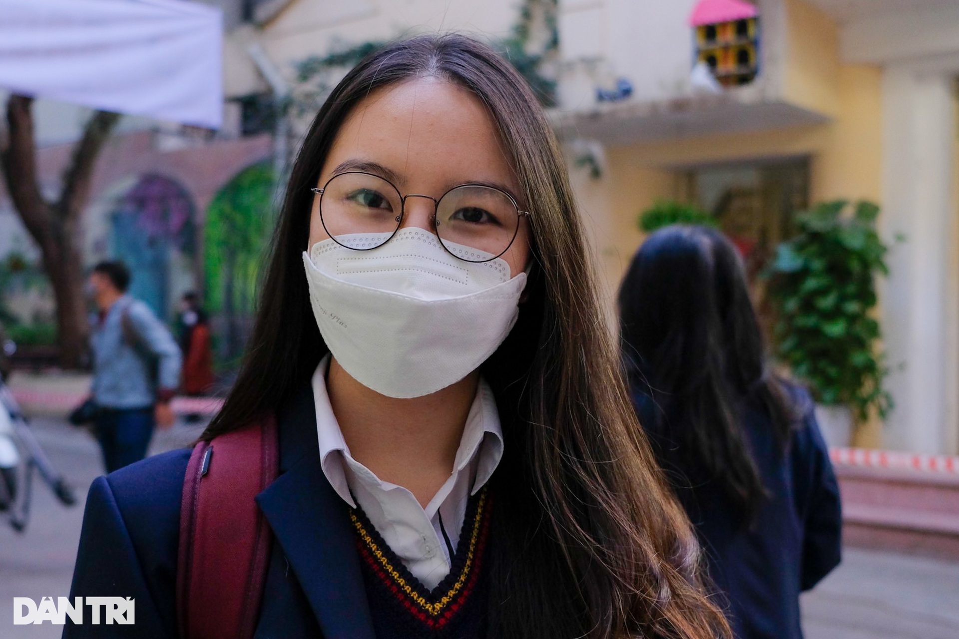 Học sinh lớp 12 ở Hà Nội bồi hồi, lo lắng trong ngày đầu trở lại trường - 7 Học sinh lớp 12 ở Hà Nội bồi hồi, lo lắng trong ngày đầu trở lại trường - 7