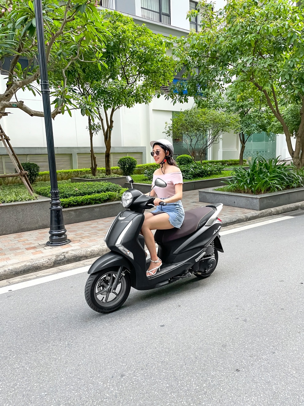Vì sao xe tay ga Yamaha Latte phù hợp với phụ nữ hiện đại? - 4 Vì sao xe tay ga Yamaha Latte phù hợp với phụ nữ hiện đại? - 4