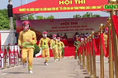 Gay cấn tranh tài tại hội thi "Tổ liên gia an toàn phòng cháy, chữa cháy"