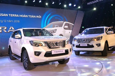 Nissan Terra chính thức ra mắt với giá bán từ 988 triệu đồng
