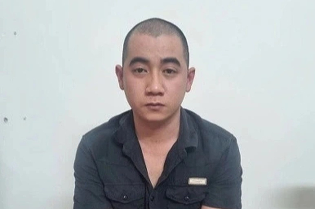 Vụ ô tô lao vào quán làm một phụ nữ tử vong: Tài xế đầu thú - 1 Vụ ô tô lao vào quán làm một phụ nữ tử vong: Tài xế đầu thú - 1