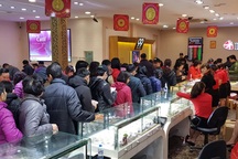 Ngày Vía Thần Tài: Cửa hàng đông đặc, nhà vàng trúng đậm