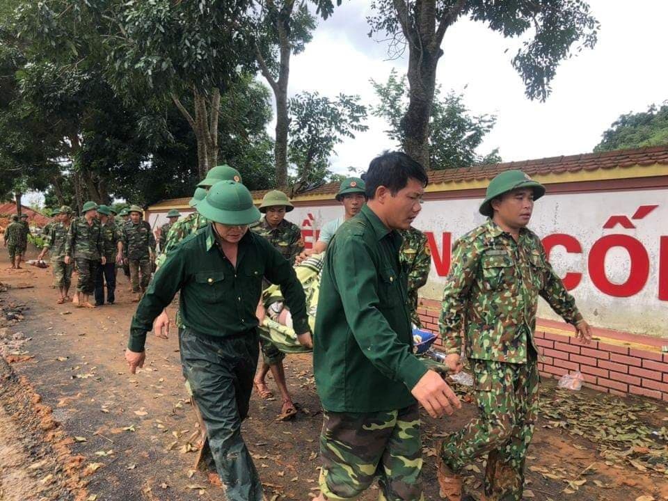 Tìm thấy 14 thi thể trong 22 chiến sĩ gặp nạn, Quảng Trị cứu hộ xuyên đêm - 3 Tìm thấy 14 thi thể trong 22 chiến sĩ gặp nạn, Quảng Trị cứu hộ xuyên đêm - 3