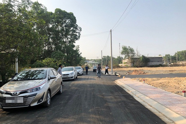 Cẩn trọng trong "cơn say" đất nền