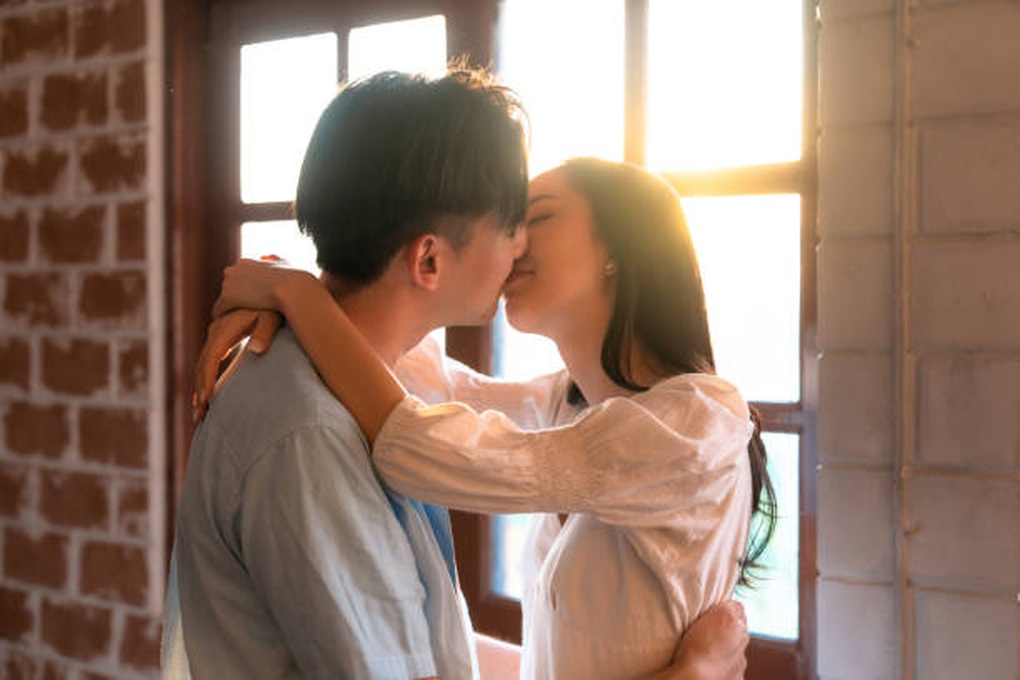 Bị phát hiện cặp kè với sếp, tôi lại tìm vợ anh ấy quỳ xuống cảm ơn - 1 Bị phát hiện cặp kè với sếp, tôi lại tìm vợ anh ấy quỳ xuống cảm ơn - 1