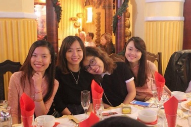 DHS Việt khắp thế giới hướng về quê nhà, hân hoan phút giao thừa