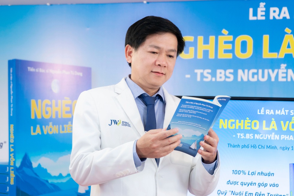 Tiến sĩ vá dị dạng lì lợm và những lần đi xin việc bị... đuổi thẳng - 1 Tiến sĩ vá dị dạng lì lợm và những lần đi xin việc bị... đuổi thẳng - 1