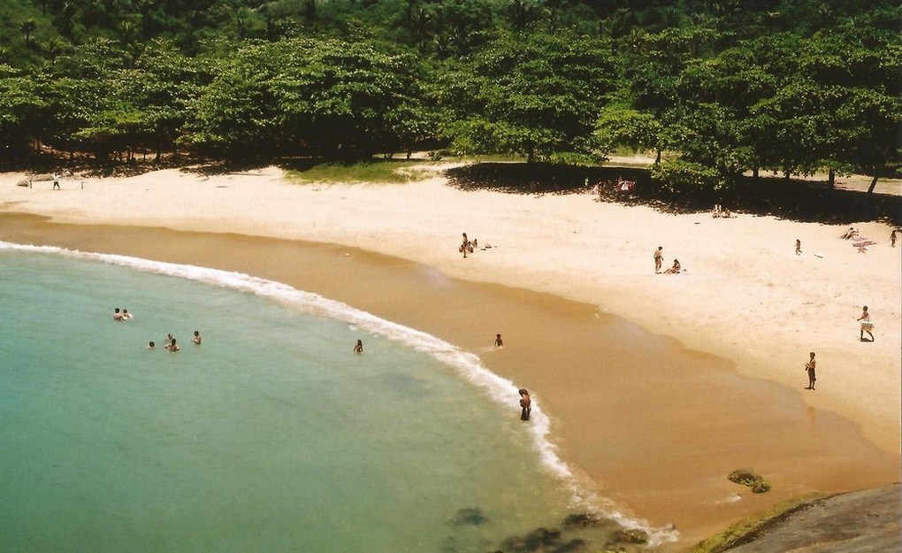 Bãi biển có tính phóng xạ cao, gây nguy cơ ung thư nhưng vẫn đắt khách - 3 Bãi biển có tính phóng xạ cao, gây nguy cơ ung thư nhưng vẫn đắt khách - 3
