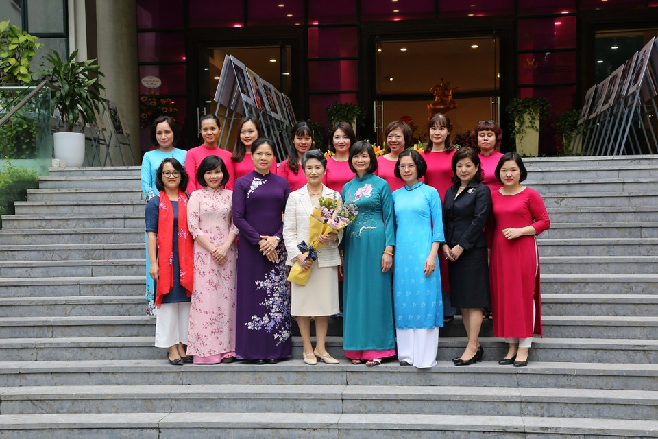 Phu nhân Thủ tướng Nhật Bản thăm Bảo tàng Phụ nữ Việt Nam - 6 Phu nhân Thủ tướng Nhật Bản thăm Bảo tàng Phụ nữ Việt Nam - 6