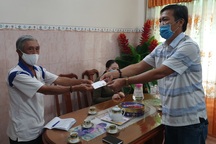 Hỗ trợ kinh phí cho hơn 1.300 người bán vé số vì phải nghỉ do Covid-19