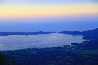 Cảnh hoàng hôn đẹp mê hồn trên đỉnh Bạch Mã