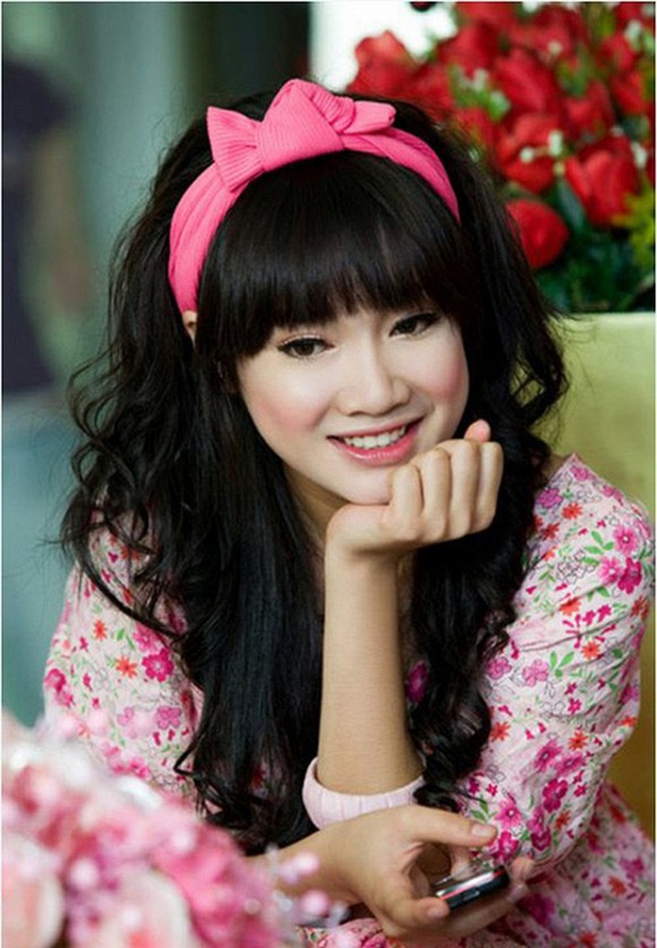 Nhã Phương khoe nhan sắc 10 năm trước khiến nhiều người ngỡ ngàng - 2 Nhã Phương khoe nhan sắc 10 năm trước khiến nhiều người ngỡ ngàng - 2
