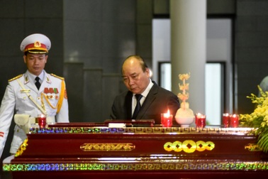 Hàng nghìn người tới tiễn đưa GS Hoàng Tụy về nơi an nghỉ cuối cùng