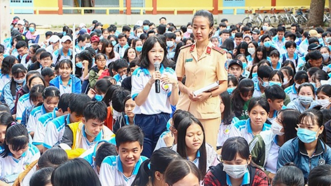 Đẩy mạnh công tác phòng ngừa tội phạm và phòng, chống vi phạm pháp luật trong học sinh, sinh viên.