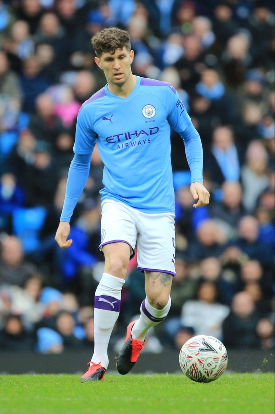 Trung vệ Man City bị điều tra vì theo dõi lén bạn gái cũ - 2 Trung vệ Man City bị điều tra vì theo dõi lén bạn gái cũ - 2