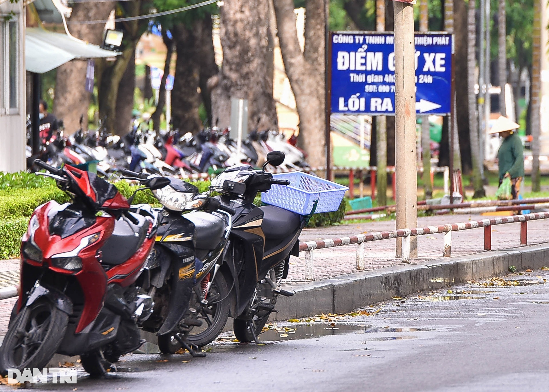 Bãi xe công viên ở TPHCM nơi cần không có, nơi có không cần - 11 Bãi xe công viên ở TPHCM nơi cần không có, nơi có không cần - 11