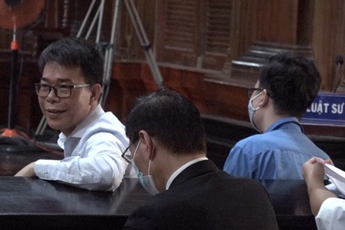 Hoãn phiên tòa xét xử nguyên Phó Chánh án Quận 4