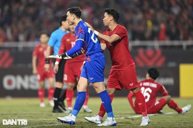 Thủ môn Văn Lâm được vinh danh sau trận thắng Malaysia