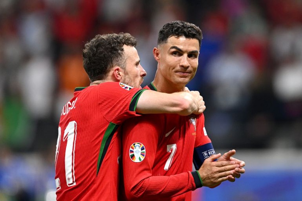 C.Ronaldo nói lời gan ruột sau khi Diogo Jota qua đời | Báo Dân trí