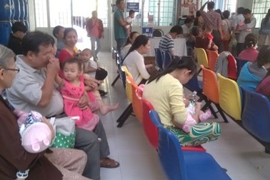 Cần Thơ: Tiêm vắc xin 5 trong 1 diễn ra trật tự, nhanh chóng