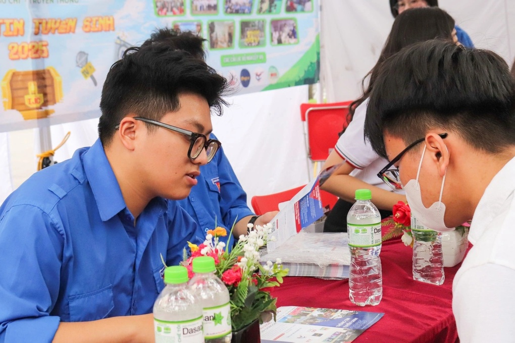 Học viện Báo chí và Tuyên truyền tổ chức ngày hội tư vấn - 2 Học viện Báo chí và Tuyên truyền tổ chức ngày hội tư vấn - 2