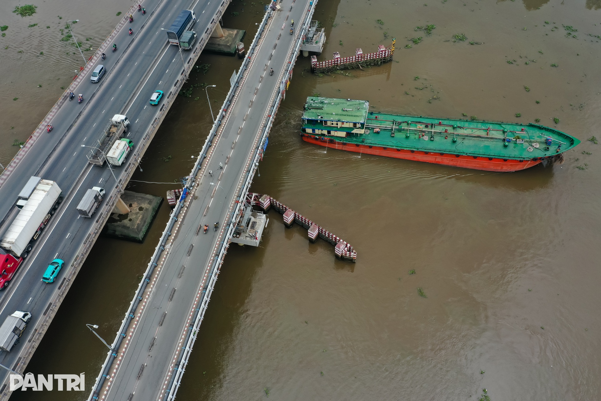 Thần đèn đã hoàn thành nâng cầu Bình Phước 1 ở TPHCM thêm 1,25m - 13