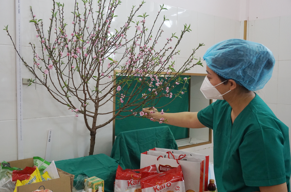 Tết của y, bác sĩ tại tâm dịch Chí Linh: Chúng tôi vẫn đang trực chiến! - 2 Tết của y, bác sĩ tại tâm dịch Chí Linh: Chúng tôi vẫn đang trực chiến! - 2