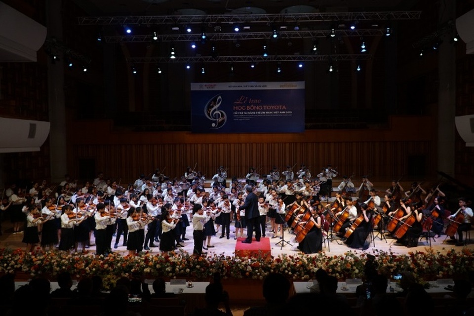 Toyota tiếp tục hành trình nuôi dưỡng tài năng trẻ âm nhạc Việt Nam - 2 Toyota tiếp tục hành trình nuôi dưỡng tài năng trẻ âm nhạc Việt Nam - 2