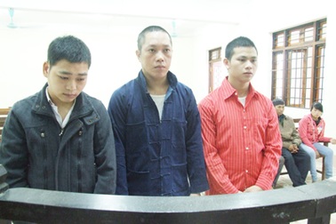 Trả giá vì lừa bạn gái ham chơi bán cho các ông già Trung Quốc