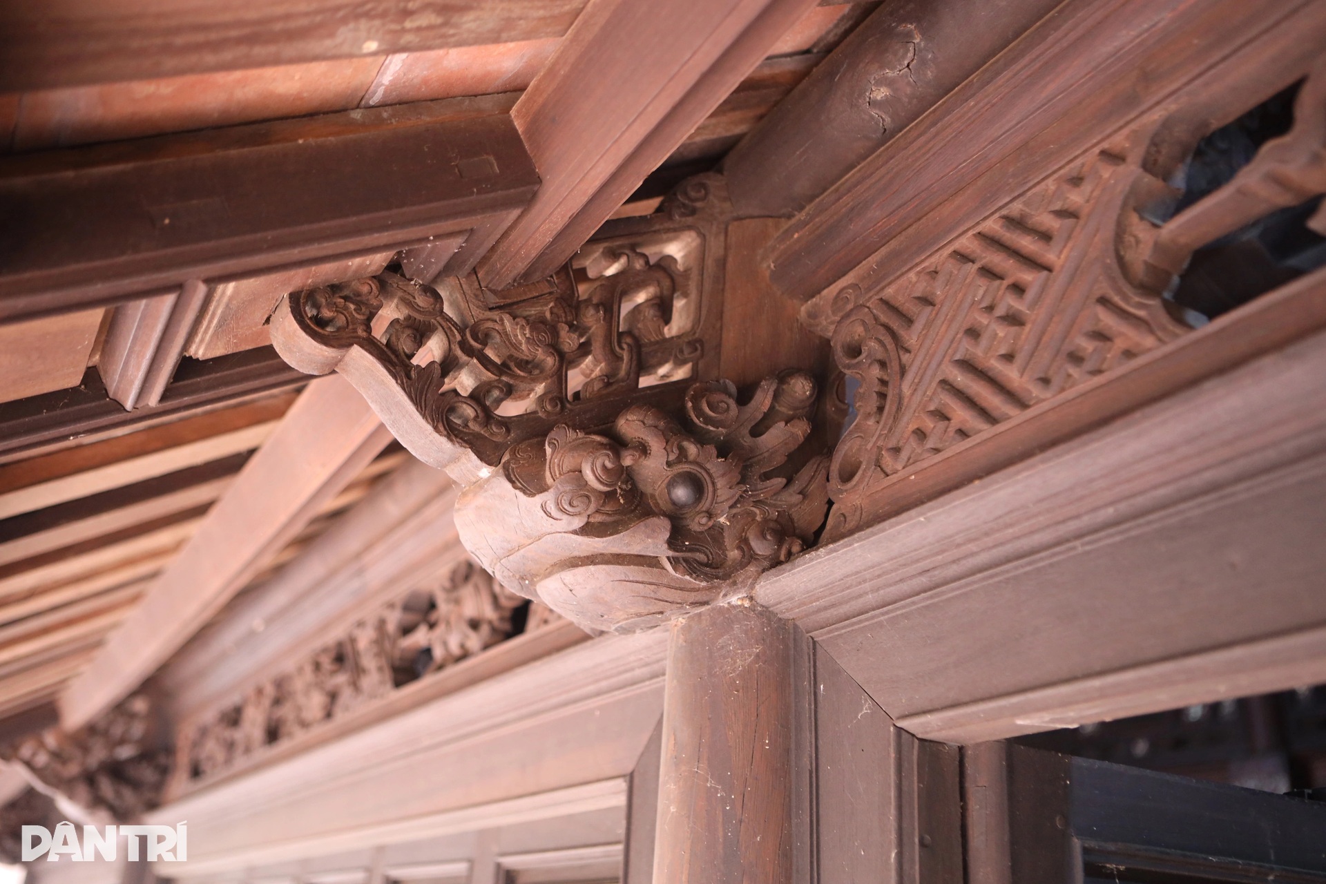 Làng cổ hơn 550 năm tuổi và những ngôi nhà bằng gỗ mít sau lũ liên tiếp - 9