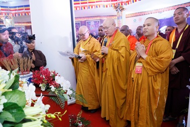 Hành trình chiêm bái, cầu an của đoàn đại biểu Vesak 2019 tại Fansipan, Sa Pa