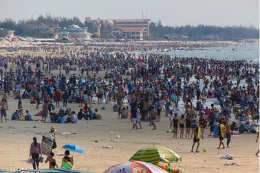 Liên tục có du khách chết đuối, Vũng Tàu gắn hàng trăm biển cảnh báo