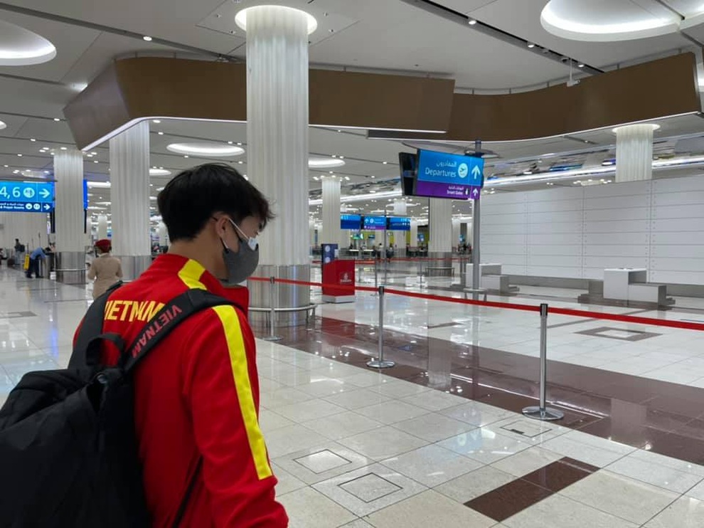 Đội tuyển Việt Nam chia tay UAE, háo hức về nước - 2 Đội tuyển Việt Nam chia tay UAE, háo hức về nước - 2