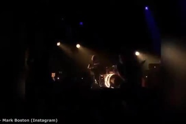 Video súng nổ liên hồi giữa rạp hát Paris trong vụ khủng bố “máu lạnh”