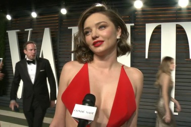 Miranda Kerr diện váy gợi cảm