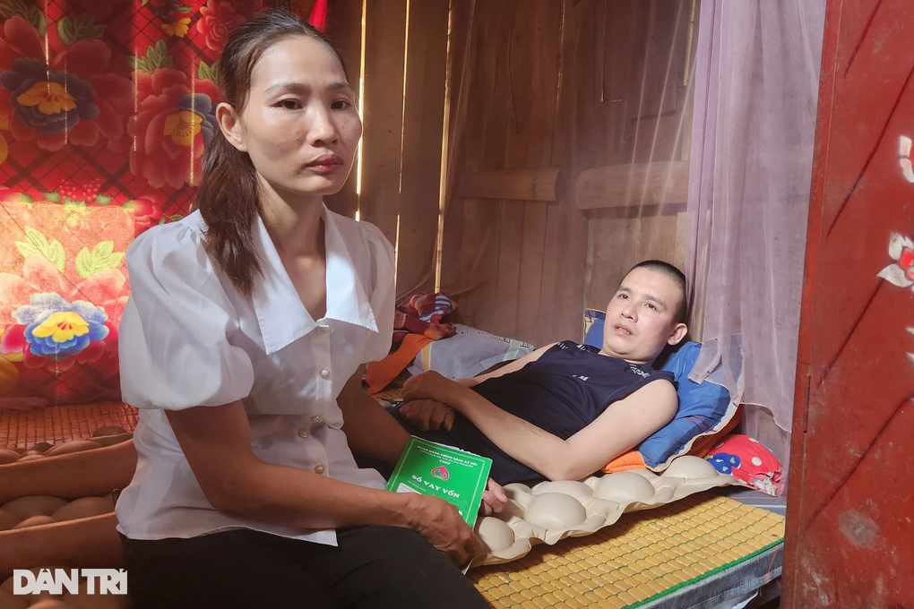 Người vợ nuôi chồng tàn phế được giúp đỡ 120 triệu đồng - 2 Người vợ nuôi chồng tàn phế được giúp đỡ 120 triệu đồng - 2