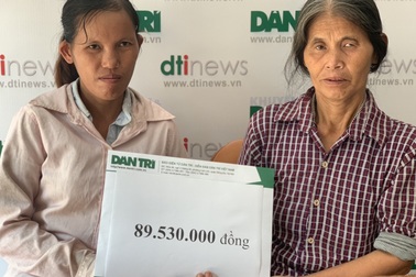 Cậu bé mồ côi cùng ông bà ngoại sống trong căn nhà sắp sập được bạn đọc giúp đỡ gần 90 triệu đồng