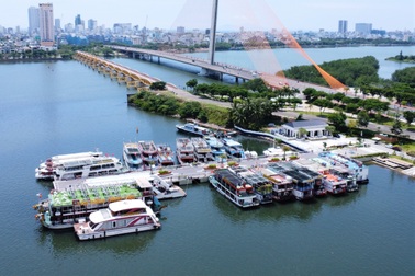 Đà Nẵng căn cứ diễn biến bão để xem xét lệnh cấm với tàu du lịch