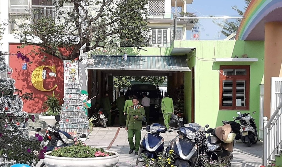 Công an xác minh vụ hơn 100 trẻ nhập viện nghi ngộ độc thực phẩm - 3 Công an xác minh vụ hơn 100 trẻ nhập viện nghi ngộ độc thực phẩm - 3