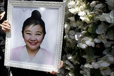 Thầy phong thủy không được thừa kế tài sản của "tỷ phú loè loẹt"