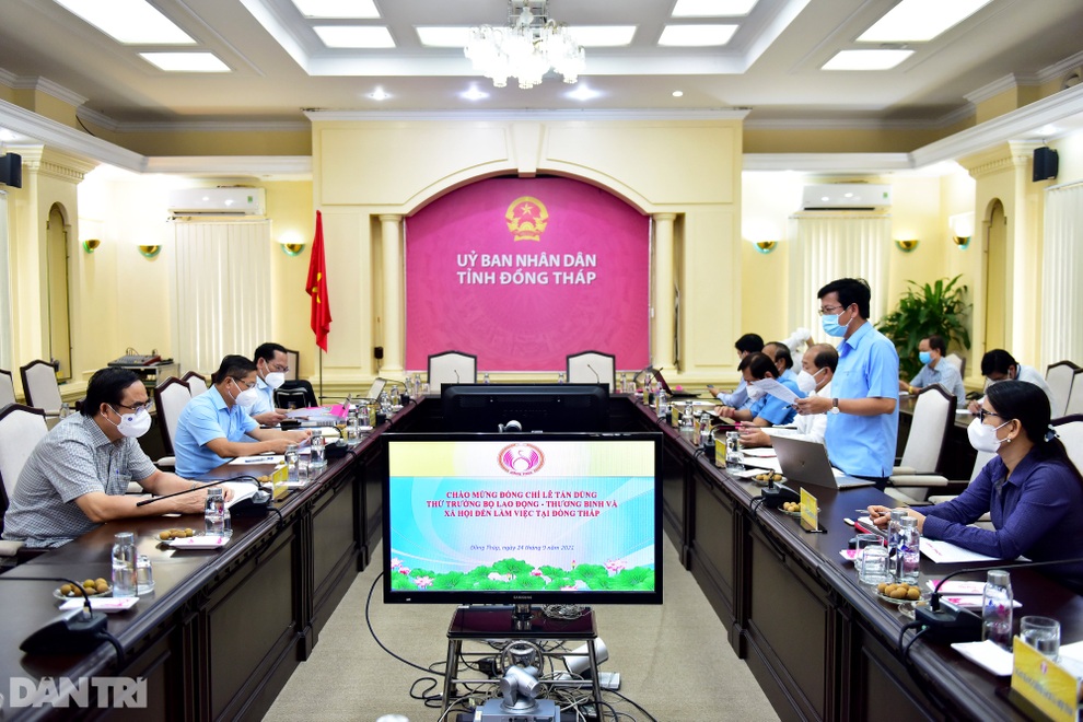 Thứ trưởng Lê Tấn Dũng: Tăng cường chống dịch tại cơ sở bảo trợ xã hội - 4 Thứ trưởng Lê Tấn Dũng: Tăng cường chống dịch tại cơ sở bảo trợ xã hội - 4
