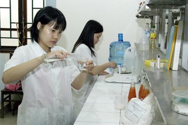 Học dược sĩ - điều dưỡng tại Trường Cao đẳng công nghệ thương mại Hà Nội 2015