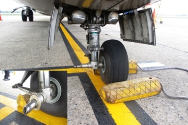 Máy bay bị rơi lốp: Tường trình của cơ trưởng và tiếp viên  