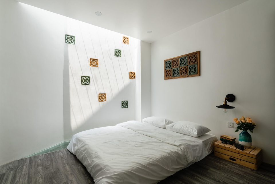 Ngôi nhà ở Sài Gòn xây trên đất méo gây ấn tượng vì thiết kế đẹp không ngờ - 12