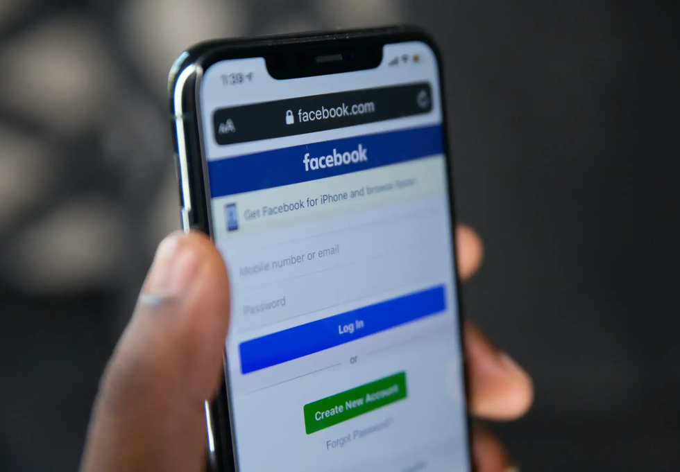 Cách xác thực số điện thoại trên Facebook, tránh bị cấm hoạt động sau 25/12 - 1 Cách xác thực số điện thoại trên Facebook, tránh bị cấm hoạt động sau 25/12 - 1