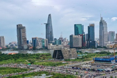 Vì sao tòa nhà triển lãm tại Thủ Thiêm vẫn là khối bê tông?