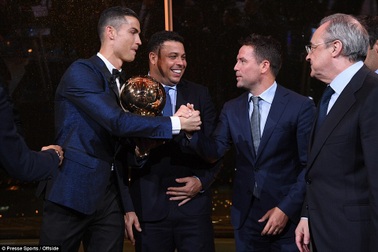 Các huyền thoại Real Madrid hết lời ca ngợi C.Ronaldo