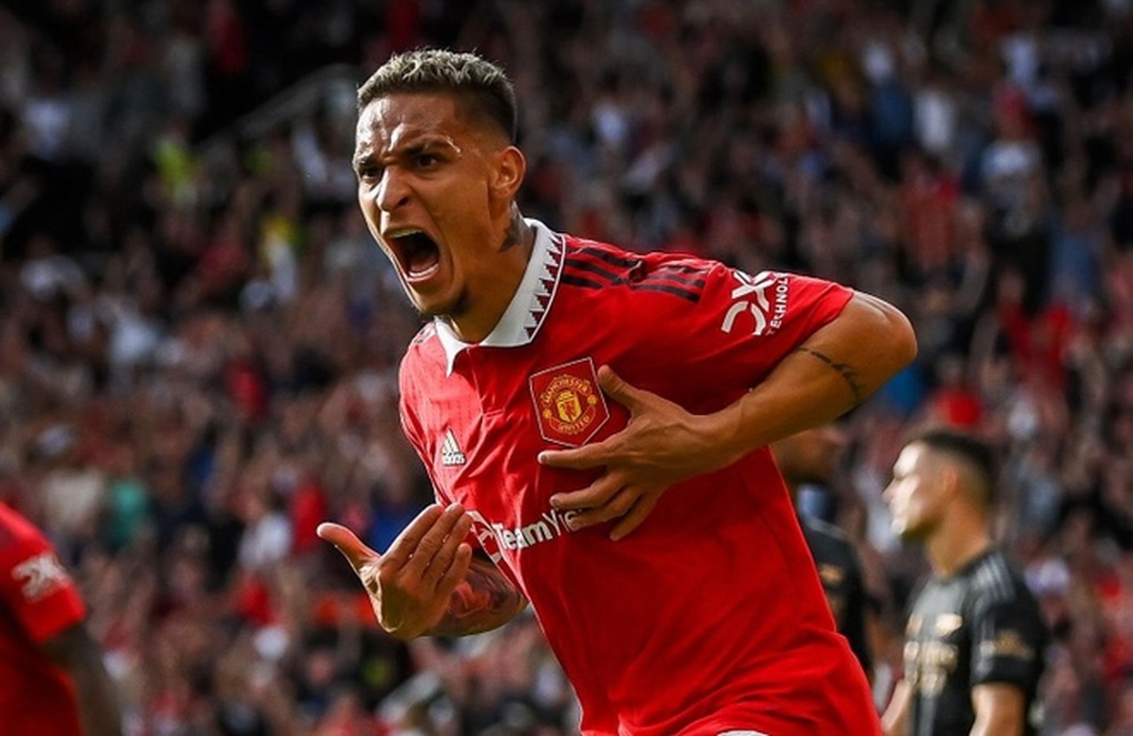 Ngôi sao Man Utd nín thở, khóc nức nở khi được dự World Cup - 2 Ngôi sao Man Utd nín thở, khóc nức nở khi được dự World Cup - 2