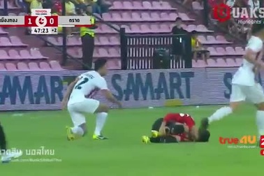 Văn Lâm chơi chắc chắn, Muangthong thắng đậm đối thủ mạnh Trat FC