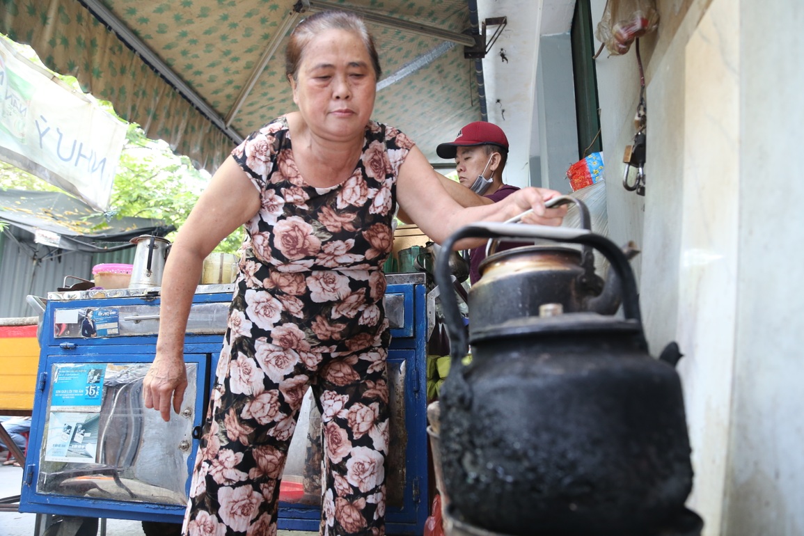 Quán cà phê vợt Đà Nẵng ngày bán 300 cốc, hút khách bởi chiêu pha chế độc - 3 Quán cà phê vợt Đà Nẵng ngày bán 300 cốc, hút khách bởi chiêu pha chế độc - 3
